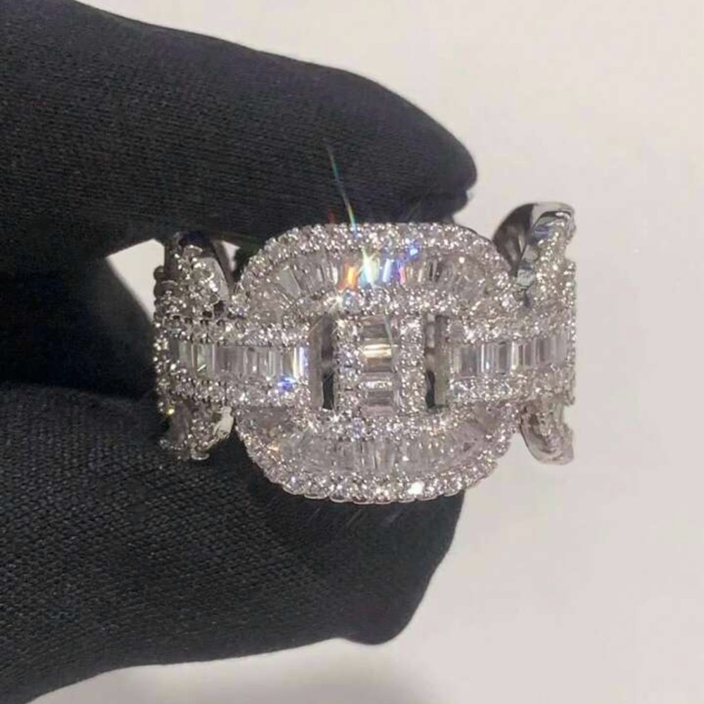 ♥️New Gorgeous Luxury Sparkling Ring♥️ Size 6